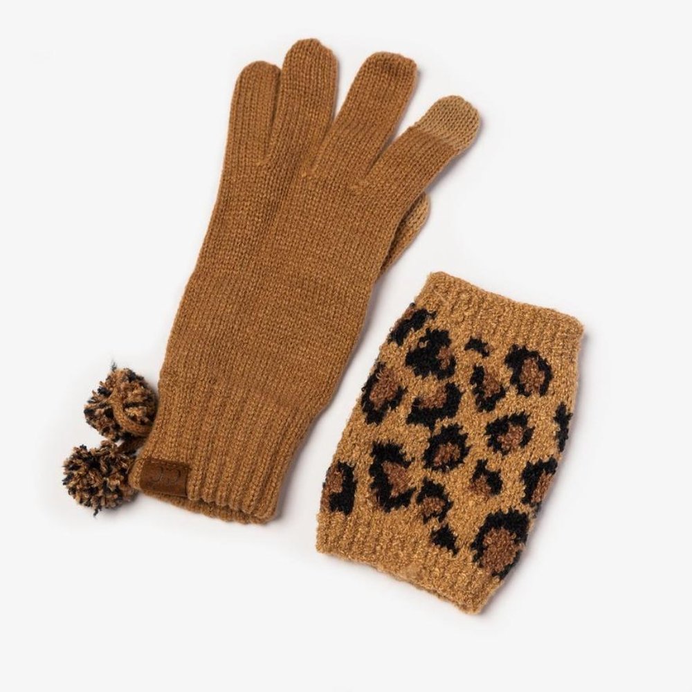 🚨 1 LEFT! C.C Leopard Knit Touch Pom Poms Glove Set - Picture 4 of 11